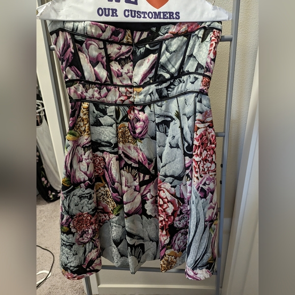 Jessica Simpson - Picture 2 of 3